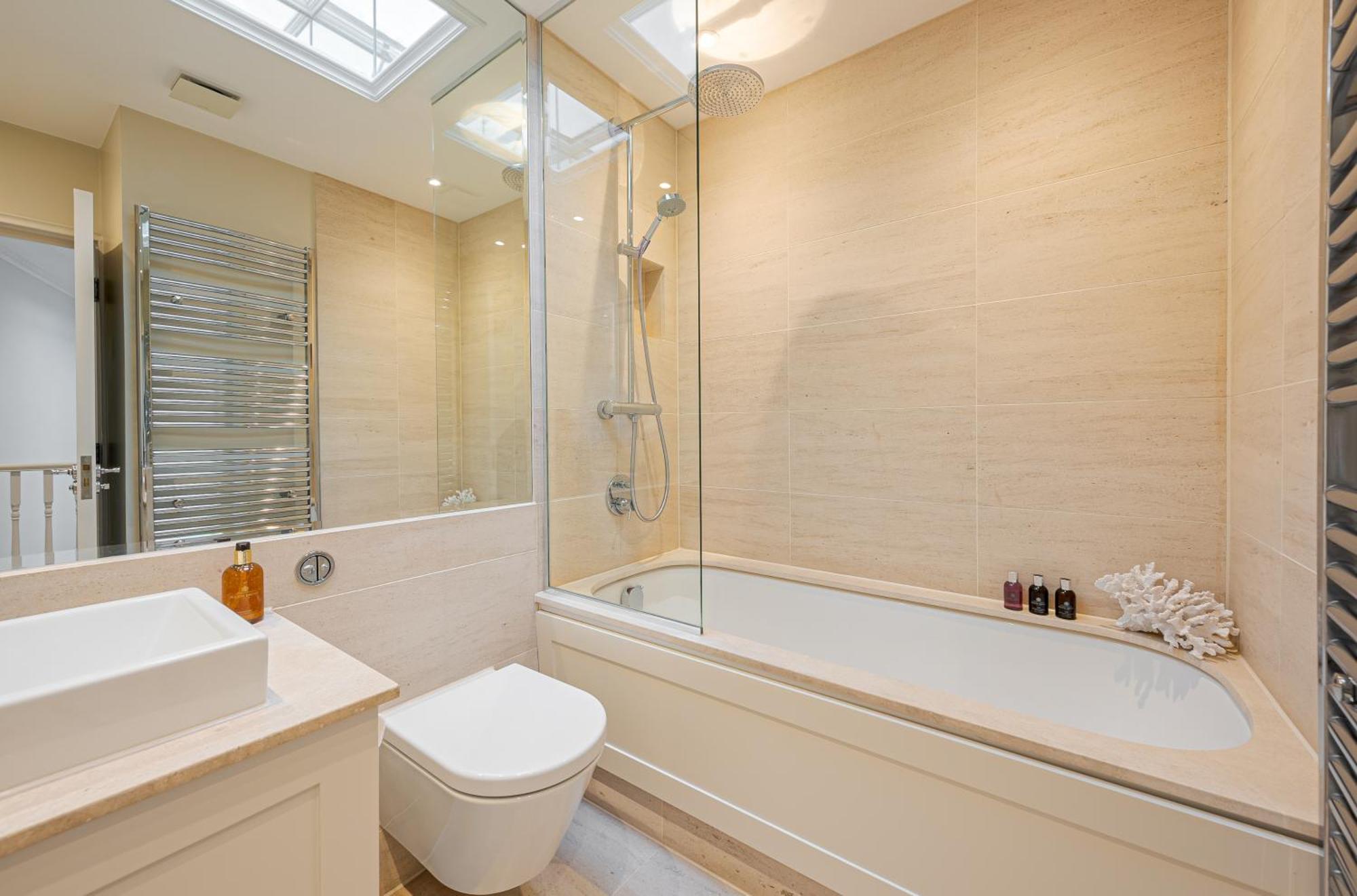 Modern 3 Bedroom Luxury House With Garage In Central Londra Exterior foto